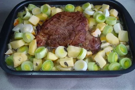 Бедро индейки с овощами, пореем и майораном: шаг 8