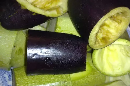 Кабачки и баклажаны фаршированные: шаг 1