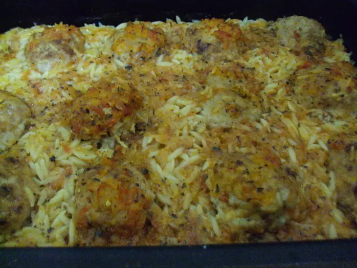 Тефтели с макарошками в духовке: шаг 6