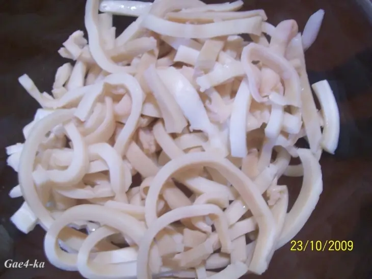 Кальмары с морковкой по-корейски: шаг 1