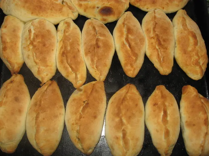 Пирожки десертные с тыквой, черносливом и грецкими орехами: шаг 8