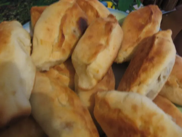 Пирожки десертные с тыквой, черносливом и грецкими орехами: шаг 9