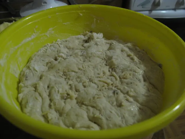 Ароматный медовый хлеб с кунжутом и орехами: шаг 3