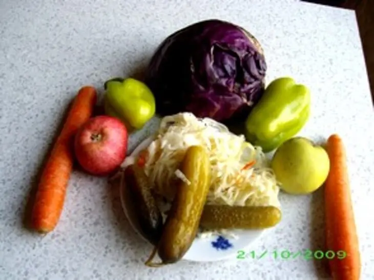 Солянка с краснокочанной капустой: шаг 1