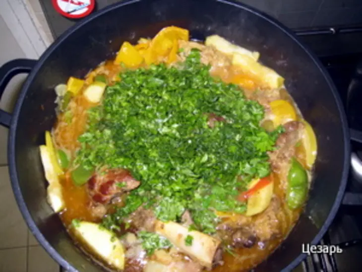 Баранина с  чесноком и овощами: шаг 8