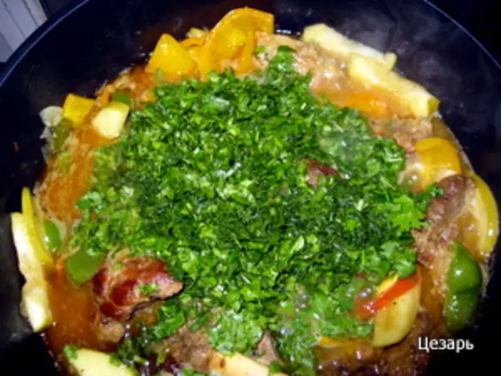 Баранина с  чесноком и овощами: шаг 9