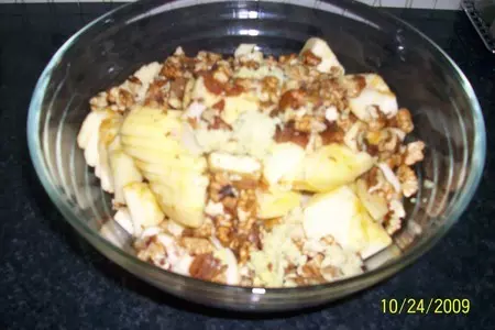 Закрытый яблочный пирог с изюмом и орехами.: шаг 3