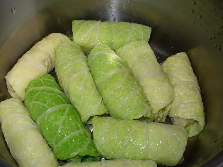 Голубцы с идюшкой и рисом в савойской капусте: шаг 11