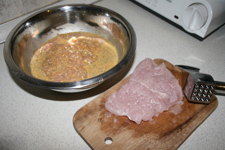 Индейка в кунжуте на сковородке-гриль: шаг 1