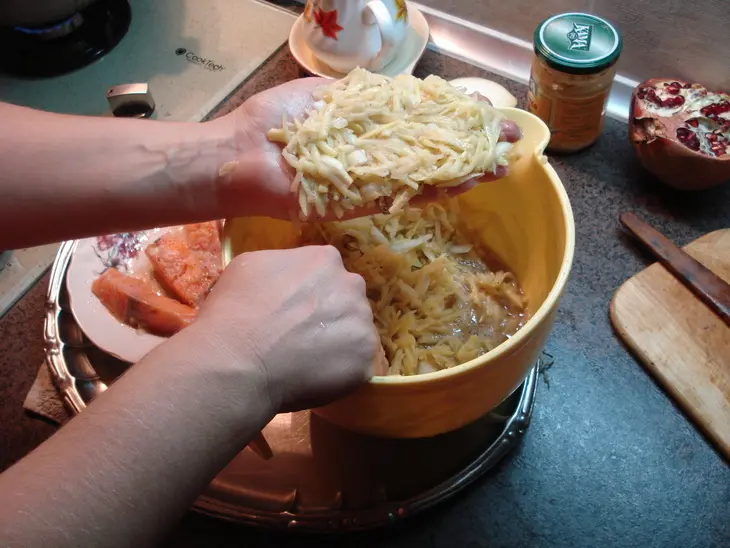 Красная рыбка в кожушке: шаг 2