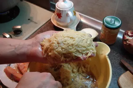 Красная рыбка в кожушке: шаг 4