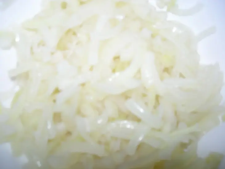 Салат из кальмаров: шаг 2