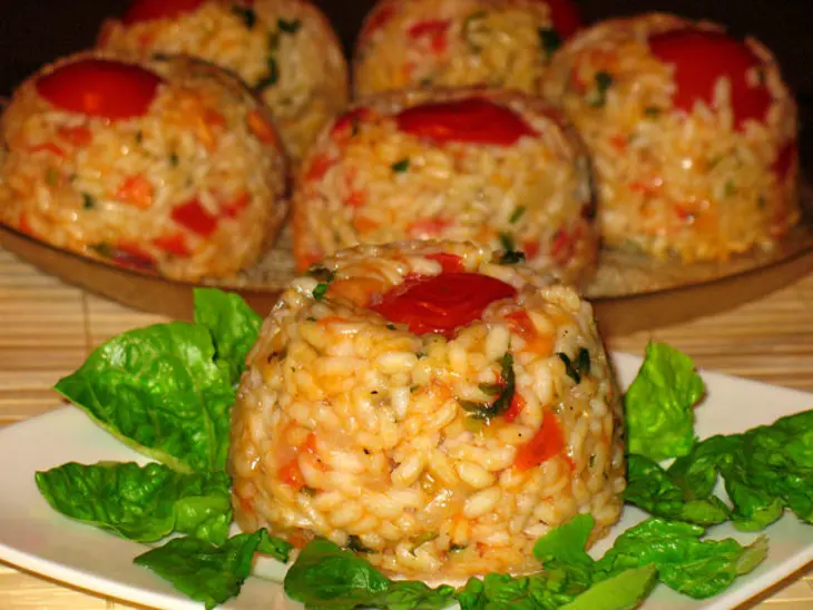 Рисовые тимбали с моцареллой(sformatini di riso alla mozzarella): шаг 6