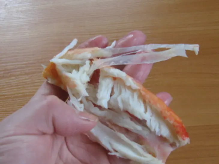Салат с крабового мяса "мозаика": шаг 3