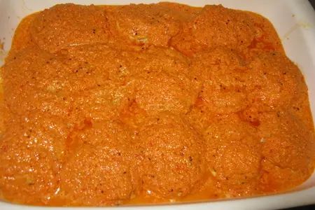 Мясные розочки на кефирно-содовом тесте с интересным соусом: шаг 7