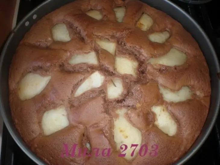 Шоколадный пирог с грушами: шаг 2
