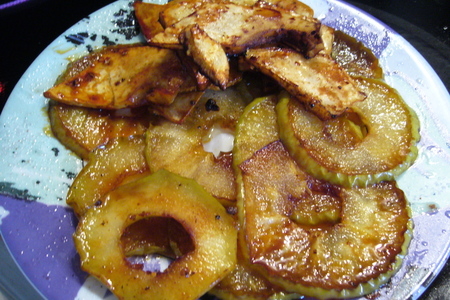 Куриная печень с карамелизованными яблоками, сельдереем и луком: шаг 4