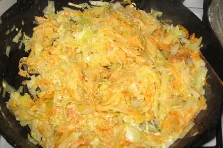Блинчики картофельные с капустно-морковной начинкой: шаг 5