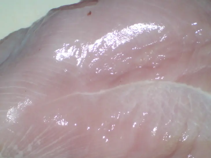 Рулет "cordon bleu " из индейки с базиликовым песто: шаг 1