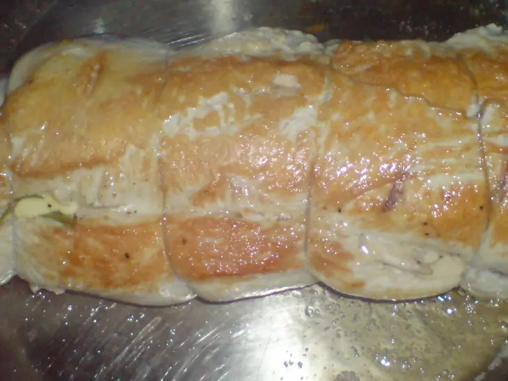 Рулет "cordon bleu " из индейки с базиликовым песто: шаг 7