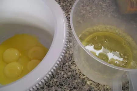 Диетический торт из гречневой муки с творожно-йогуртовым кремом: шаг 2