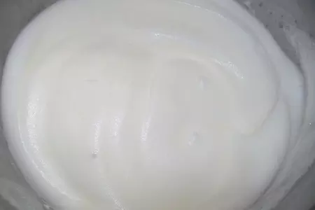 Диетический торт из гречневой муки с творожно-йогуртовым кремом: шаг 4