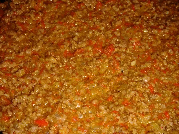 Каннеллони с пикантным фаршем и двумя соусами: шаг 5