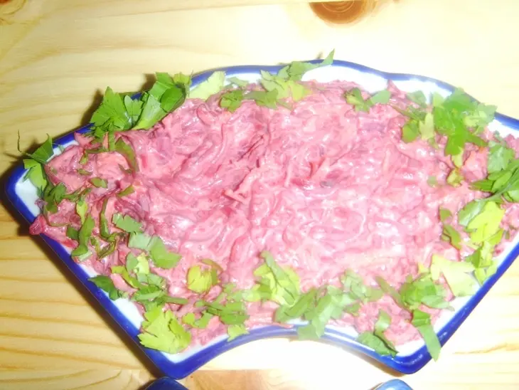 Легкий салат из свеклы и моркови: шаг 2