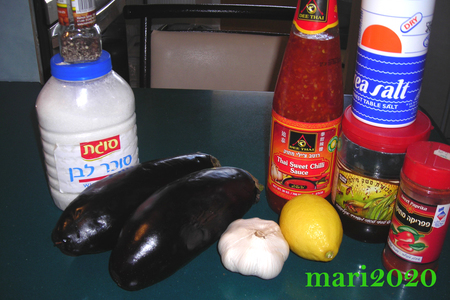 Баклажаны,запеченные в меде и сладком соусе  чили: шаг 1