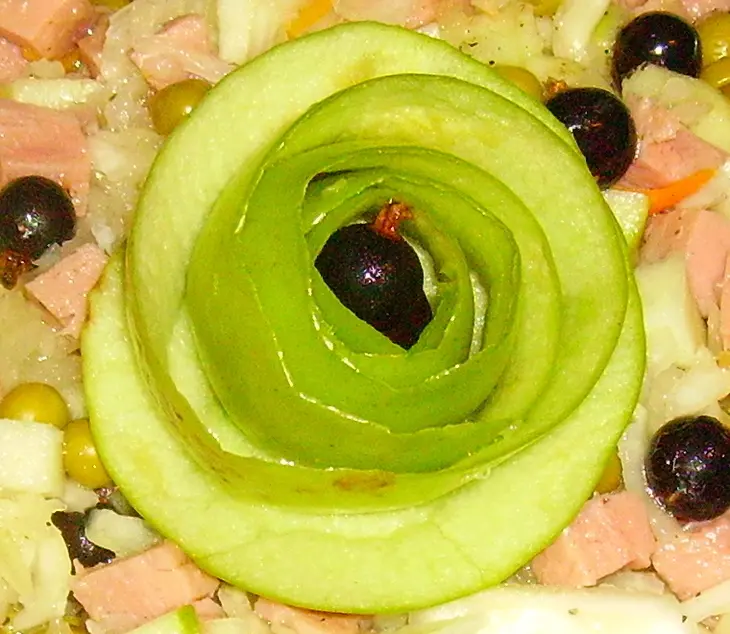 Салат с квашеной капустой, ветчиной и яблоком: шаг 2
