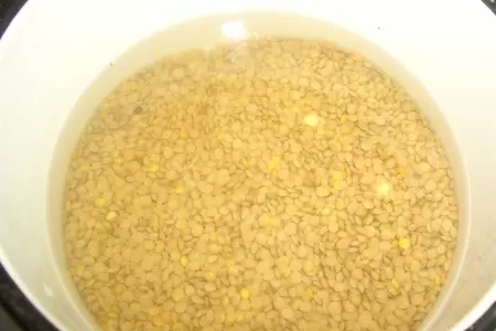 Густой суп из чечевицы с сыром: шаг 1