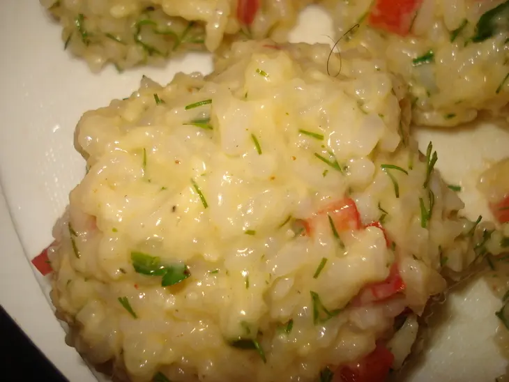 Рисовые котлетки с сыром и зеленью: шаг 3