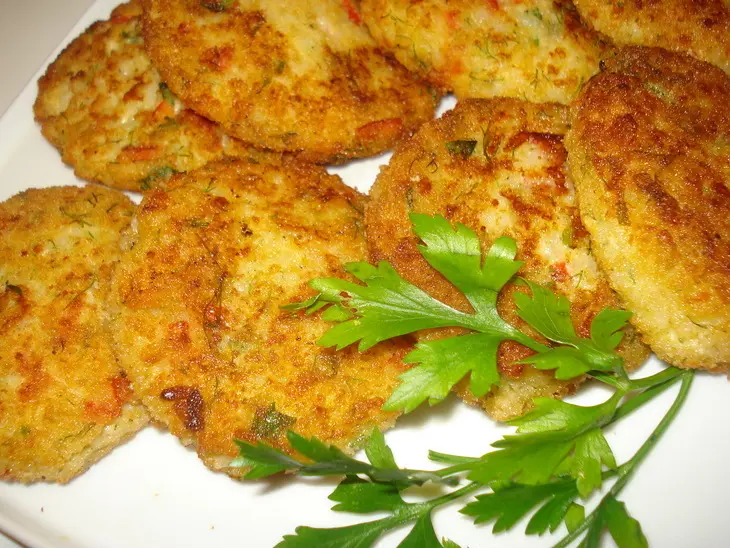 Рисовые котлетки с сыром и зеленью: шаг 5