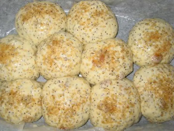 Булочки с маком и изюмом: шаг 4