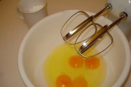 Шоколадный рулет с лимонным кремом: шаг 1