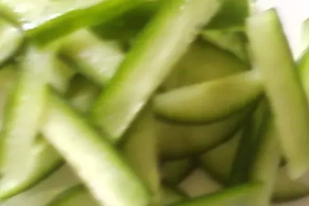 Салат мясной с кириешками: шаг 3
