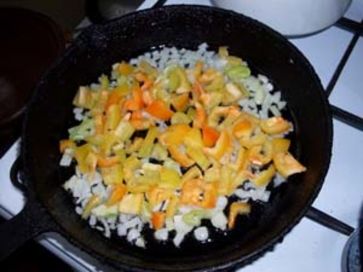 Рыба в овощном соусе.: шаг 4