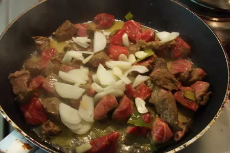 Говядина тушеная с оливками и картофелем (кажется по мароккански...): шаг 2
