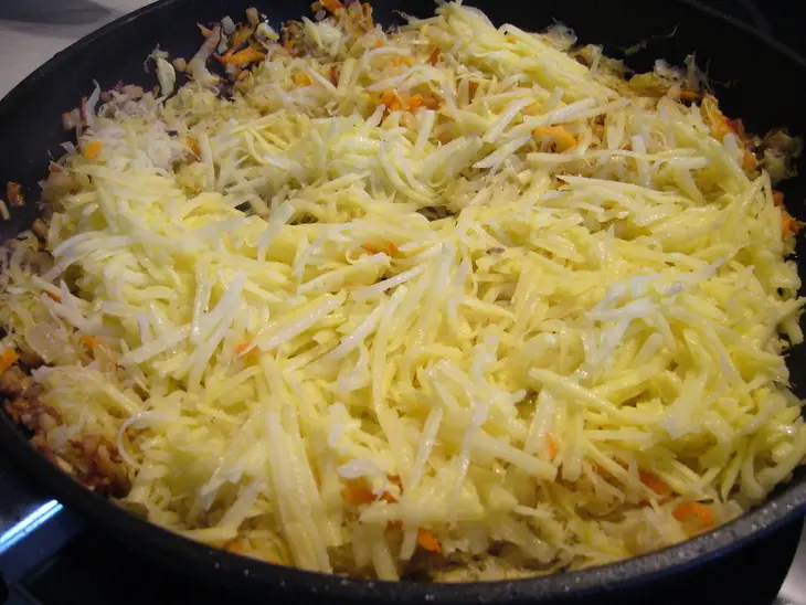 Биточки из квашеной капусты (dibbellabbes mit sauerkraut): шаг 1