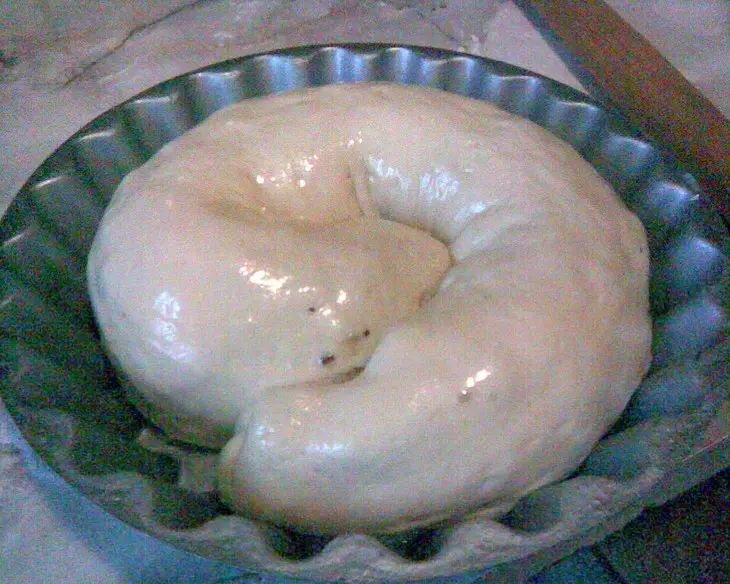 Постный  пирог с халвой и орехами: шаг 5