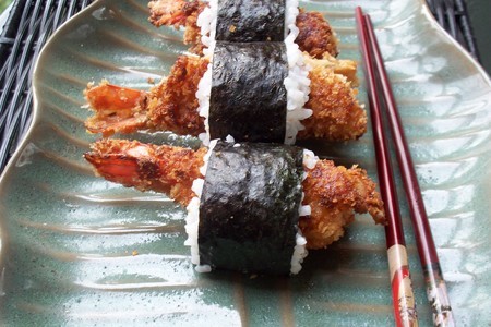 Роллы с креветками  из книги  fiona smith  " всё про суши": шаг 4