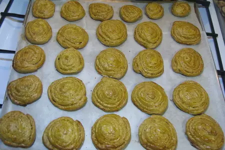Печенье " ракушки с кунжутом "  и  хлеб - рулет с кунжутом: шаг 5
