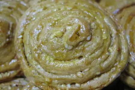 Печенье " ракушки с кунжутом "  и  хлеб - рулет с кунжутом: шаг 6