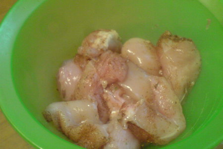 Куриное филе в кунжутной панировке: шаг 1