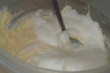Творожный пирог с айвой и грушей: шаг 3