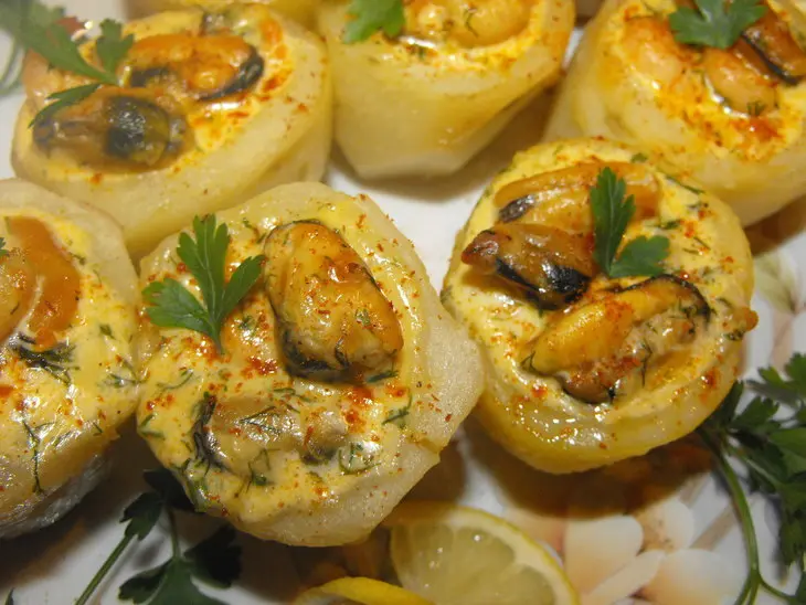 Картофельные стаканчики с морепродуктами: шаг 9