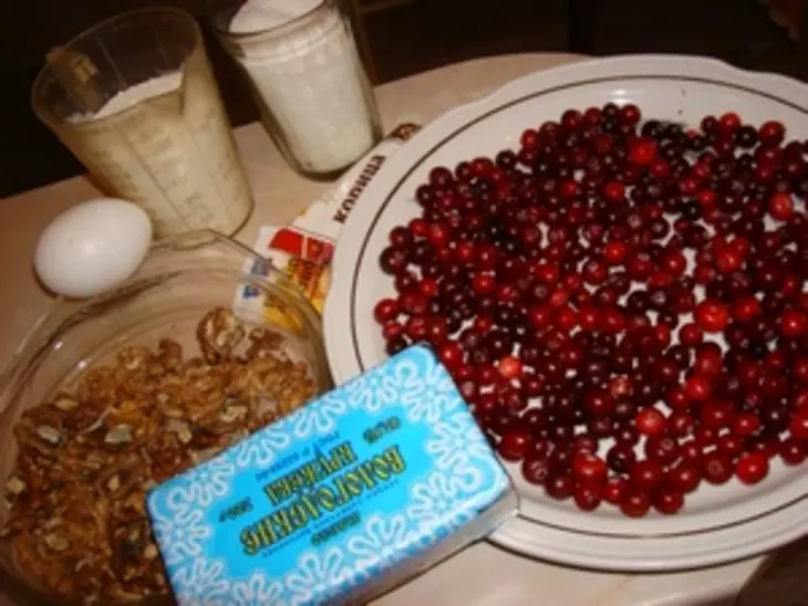 Клюквенный пирог с грецкими орехами: шаг 1