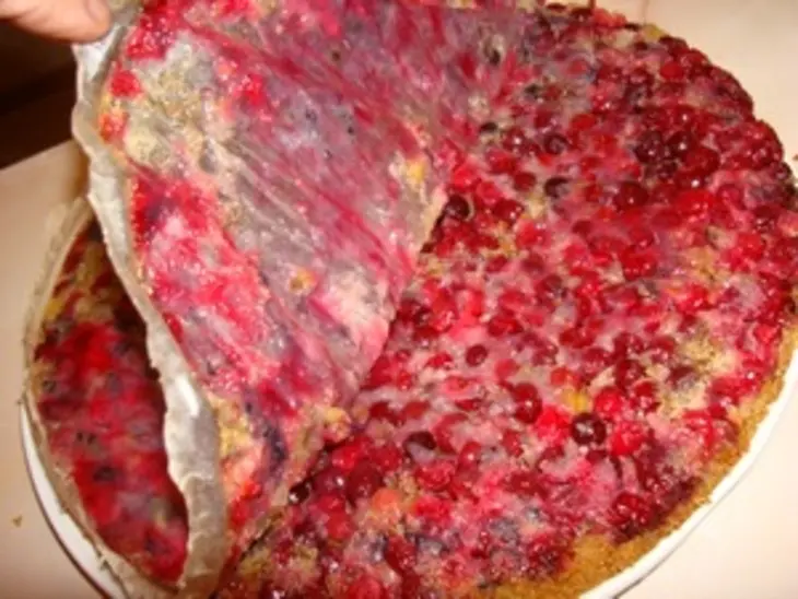 Клюквенный пирог с грецкими орехами: шаг 6