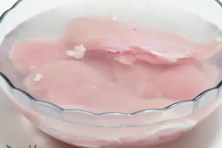 Пастрома из куриной грудки: шаг 1