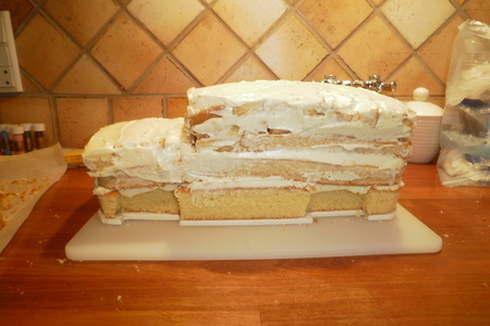 Торт машина, масленый бисквит, крем с белым шоколадом: шаг 11